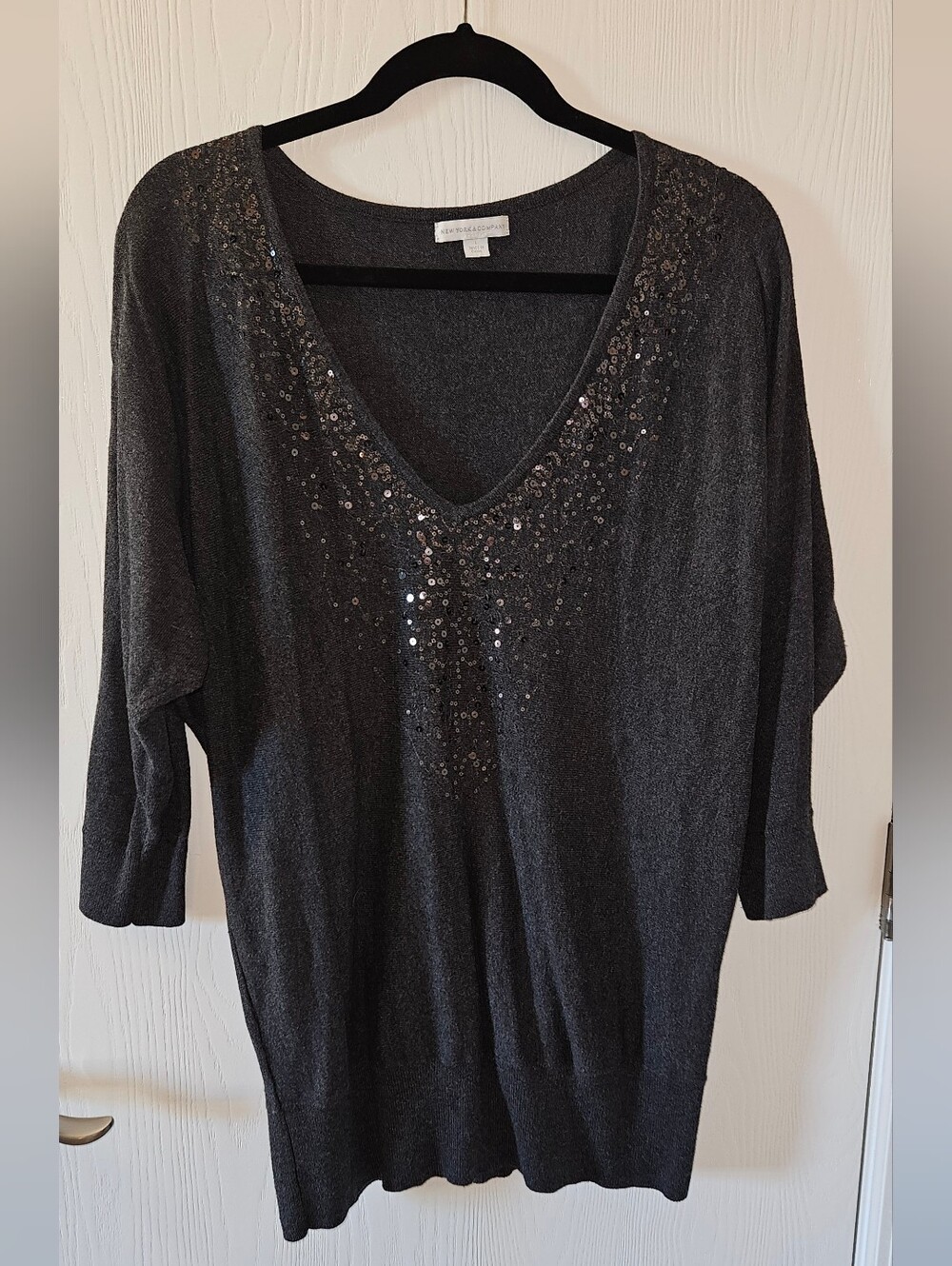 New York & Company Charcoal Grey Sequin V-Neck Tunic Pullover Sweater